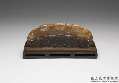图片[2]-Jade huang ornament with carved pattern, Liangzhu system-China Archive